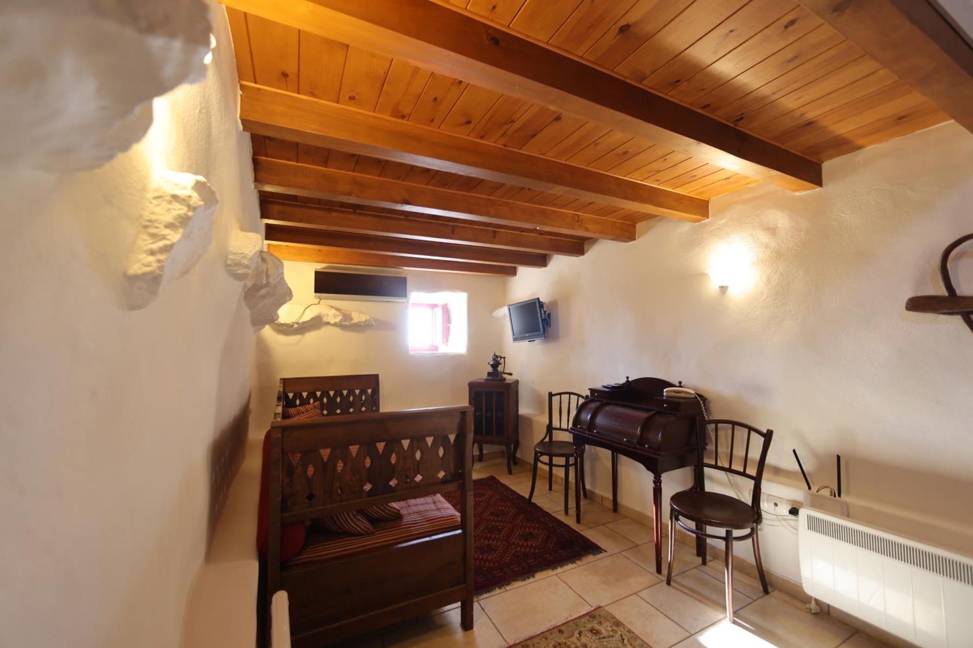 Lithos Stone Suites Areopoli Cameră foto
